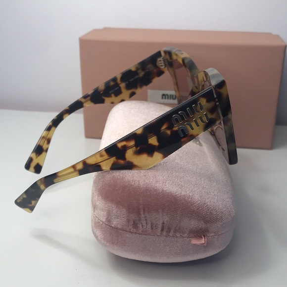 New MIU MIU MU 08WS Oversized Butterfly Light Violet/Light Havana Sunglasses - Picture 5 of 17